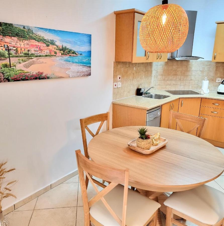 Two Bed Room Apartment 5 Min Walk To The Beach Эйлат Экстерьер фото