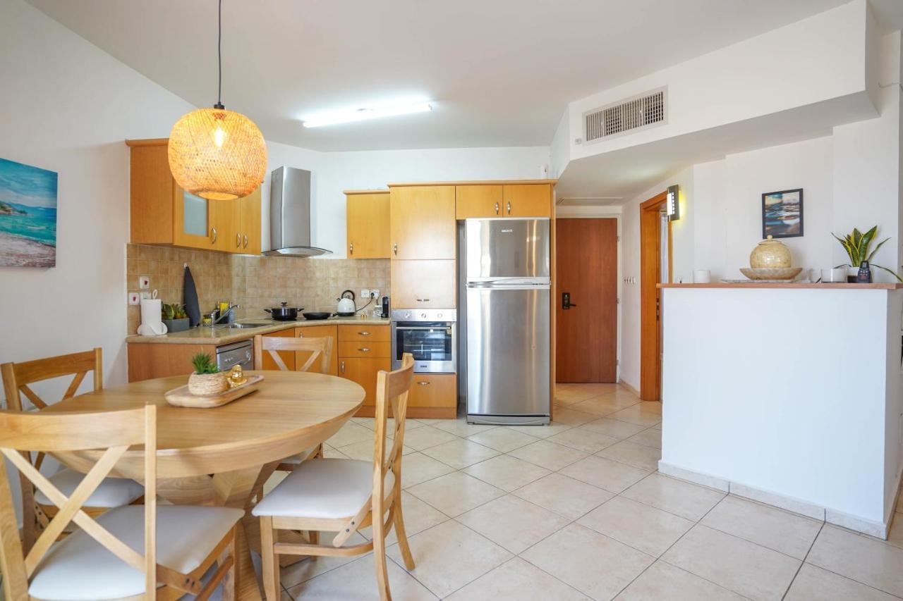 Two Bed Room Apartment 5 Min Walk To The Beach Эйлат Экстерьер фото