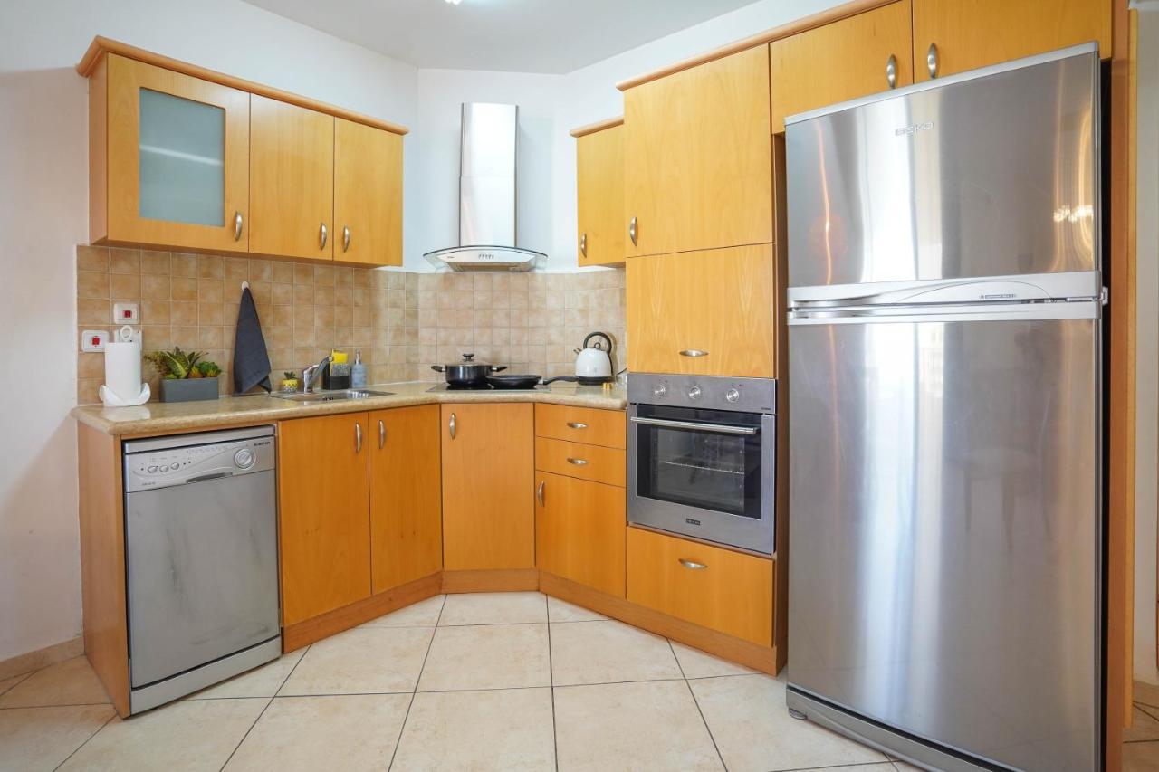 Two Bed Room Apartment 5 Min Walk To The Beach Эйлат Экстерьер фото