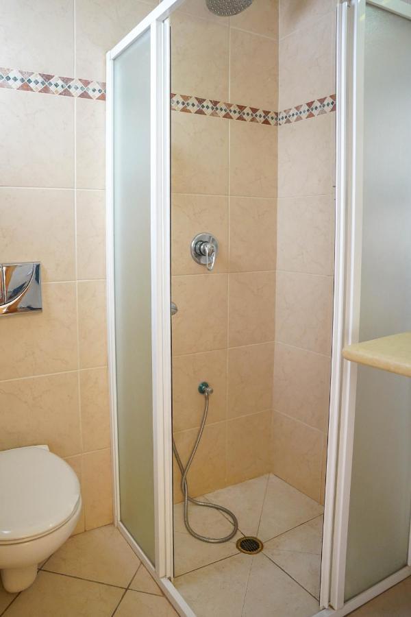 Two Bed Room Apartment 5 Min Walk To The Beach Эйлат Экстерьер фото