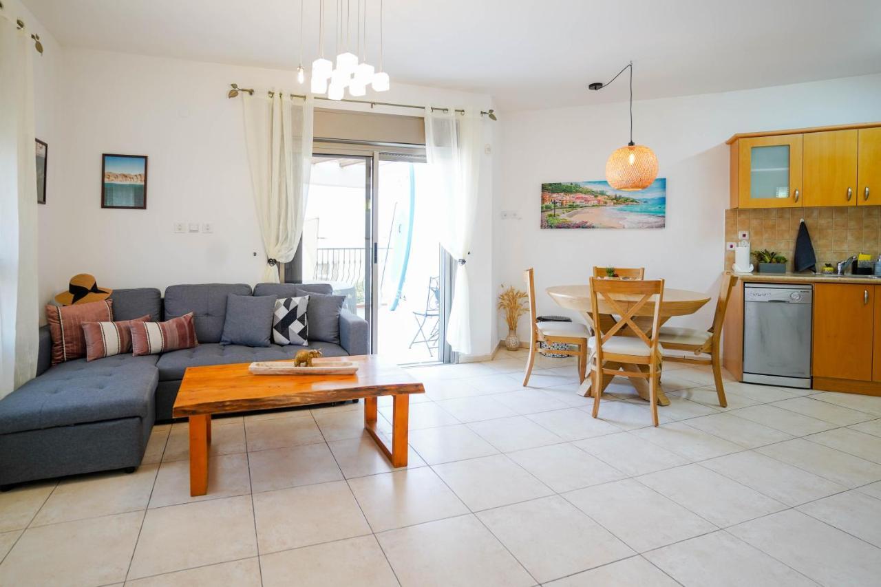 Two Bed Room Apartment 5 Min Walk To The Beach Эйлат Экстерьер фото